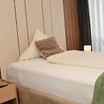 Am Asenberg Otel 3*