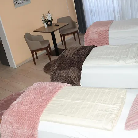 Am Asenberg - - Nahe Messe, Schnelles Wlan, Freie Parkplaetze, Fruehstueck Verfuegbar 호텔 3*