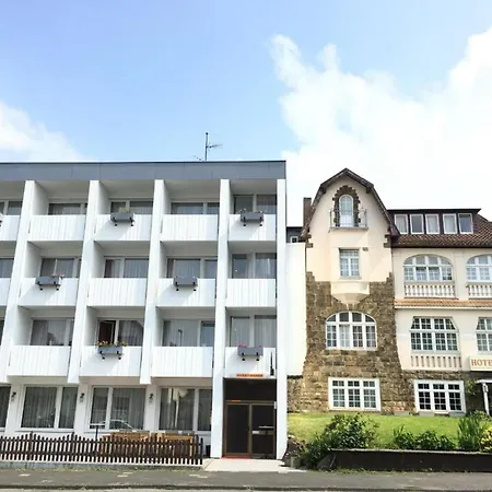 호텔 Am Asenberg - - Nahe Messe, Schnelles Wlan, Freie Parkplaetze, Fruehstueck Verfuegbar 3*