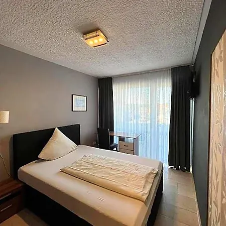 Hotel Am Asenberg - - Naehe Messe, Schnelles Wlan, Freie Parkplaetze, 3*