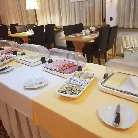 Hafez Hotel 2*